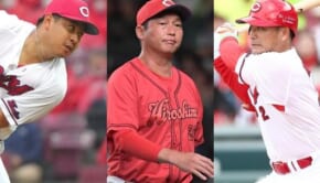 （左から）広島・戸根千明、新井貴浩監督、田中広輔