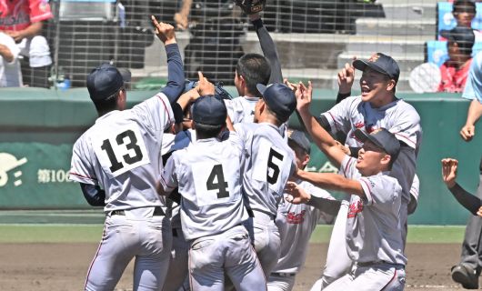 甲子園初優勝を飾った京都国際ナイン