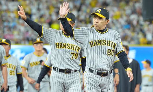 阪神・岡田彰布監督と阪神ナイン