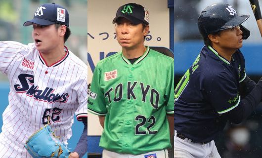 (左から)東京ヤクルトスワローズの竹山日向、高津臣吾監督、北村恵吾