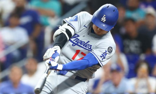 マイアミ・マーリンズ戦に「1番・指名打者(DH)」でスタメン出場し、第9号2ランホームランを放つロサンゼルス・ドジャースの大谷翔平選手
