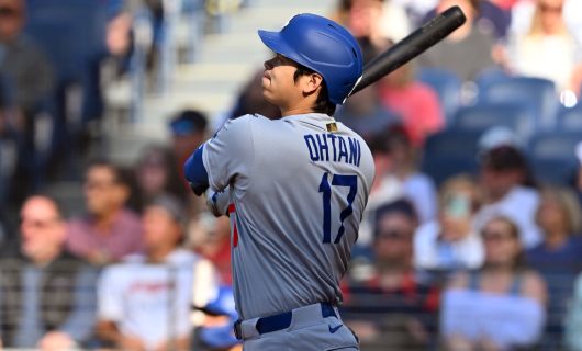 クリーブランド・ガーディアンズ戦に「1番・指名打者（DH）」でスタメン出場し、第19号先頭打者ホームランを放つロサンゼルス・ドジャースの大谷翔平選手