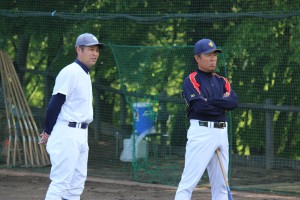 「田中正義は、まだまだこんなものではない」と口を揃える佐藤康弘コーチ（写真左）と岸雅司監督